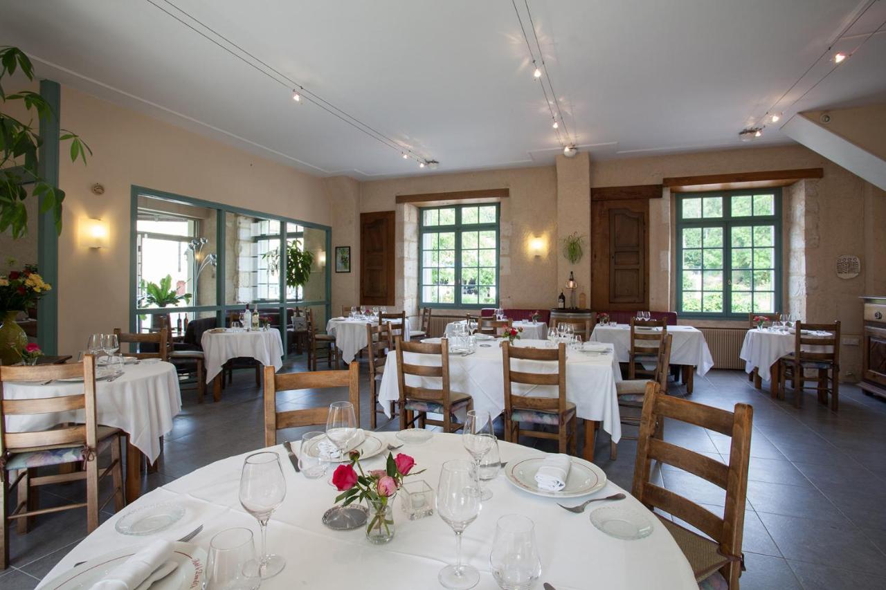 Le Lion D'Or Hotel Manzac-sur-Vern Exterior photo